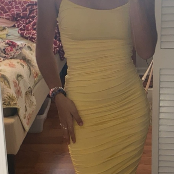 STUNNING OH POLLY LIGHT YELLOW RUCHED MIDI BODYCON DRESS SPAGHETTI STRAP, SIZE 0 - Picture 5 of 6